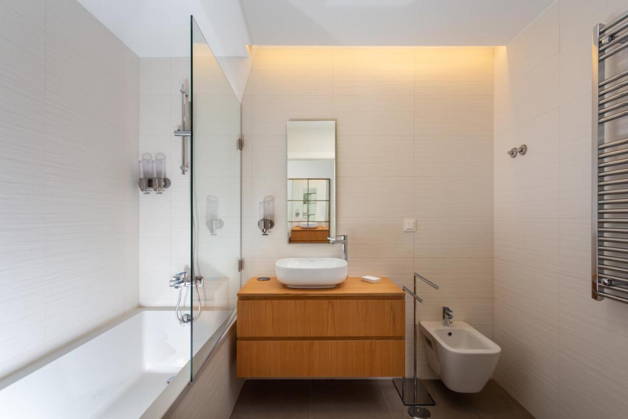 Stupendo-Three Rooms-Suite With Terrace -Center -Air Conditioning-Free Park ลิสบอน ภายนอก รูปภาพ