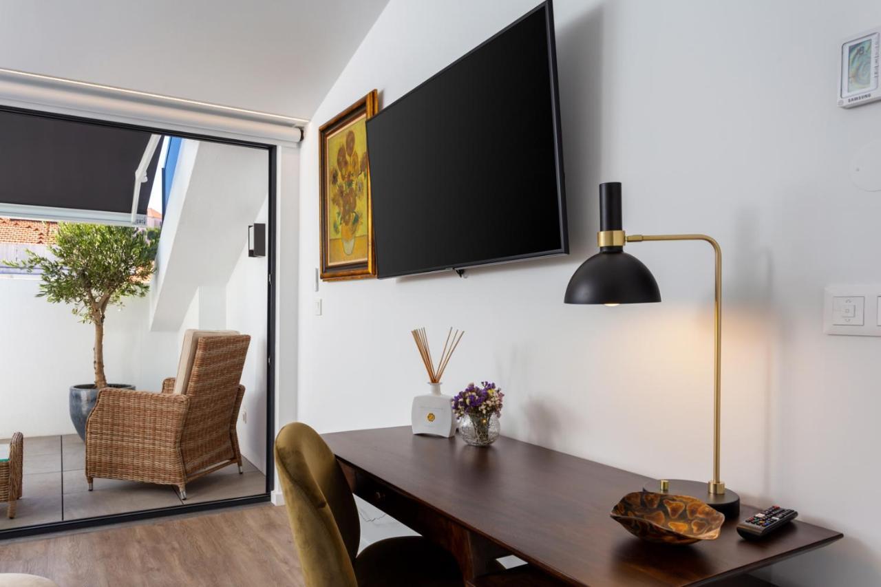 Stupendo-Three Rooms-Suite With Terrace -Center -Air Conditioning-Free Park ลิสบอน ภายนอก รูปภาพ